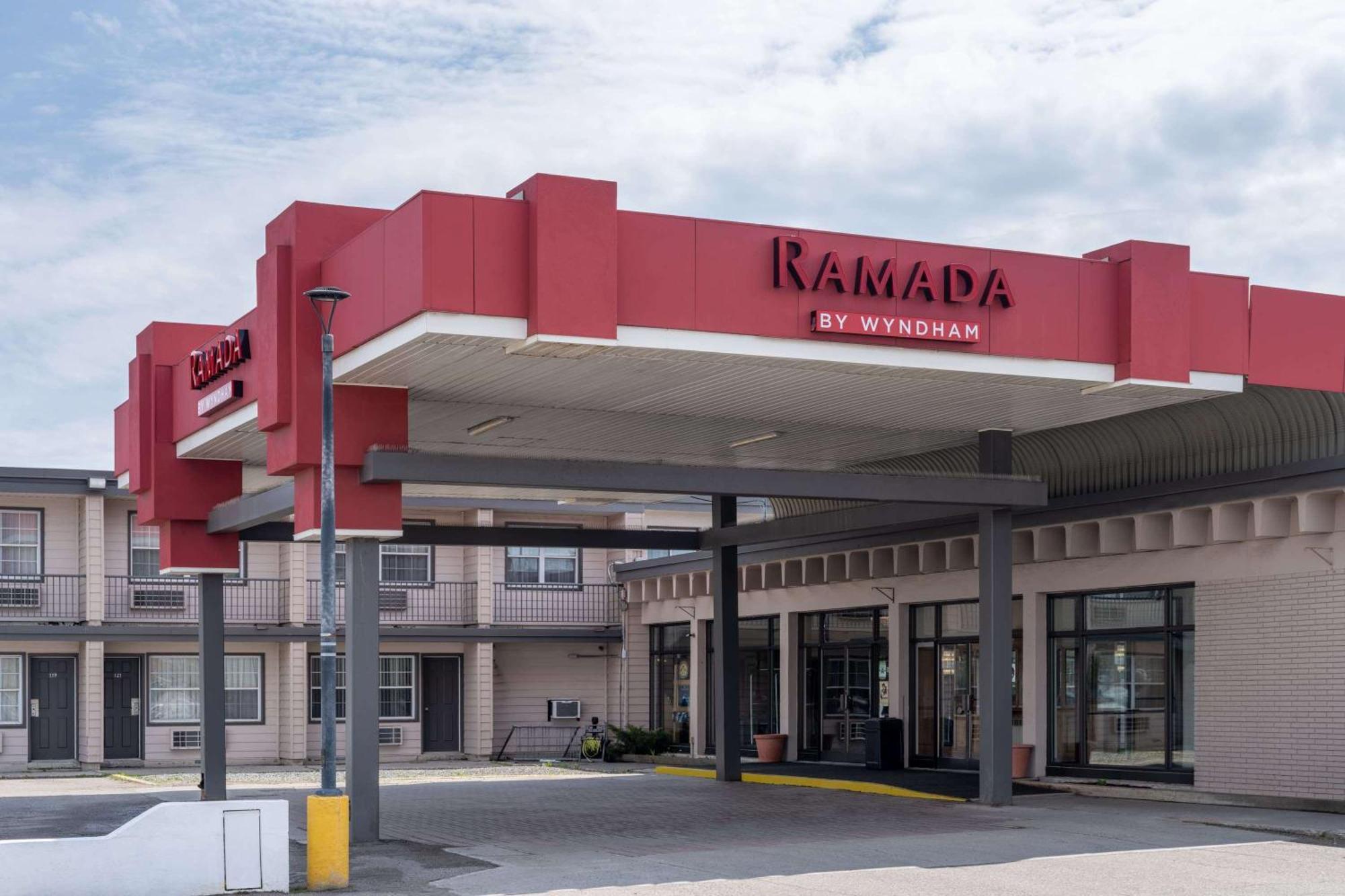 Ramada By Wyndham Thunder Bay Airlane Hotel Exteriér fotografie