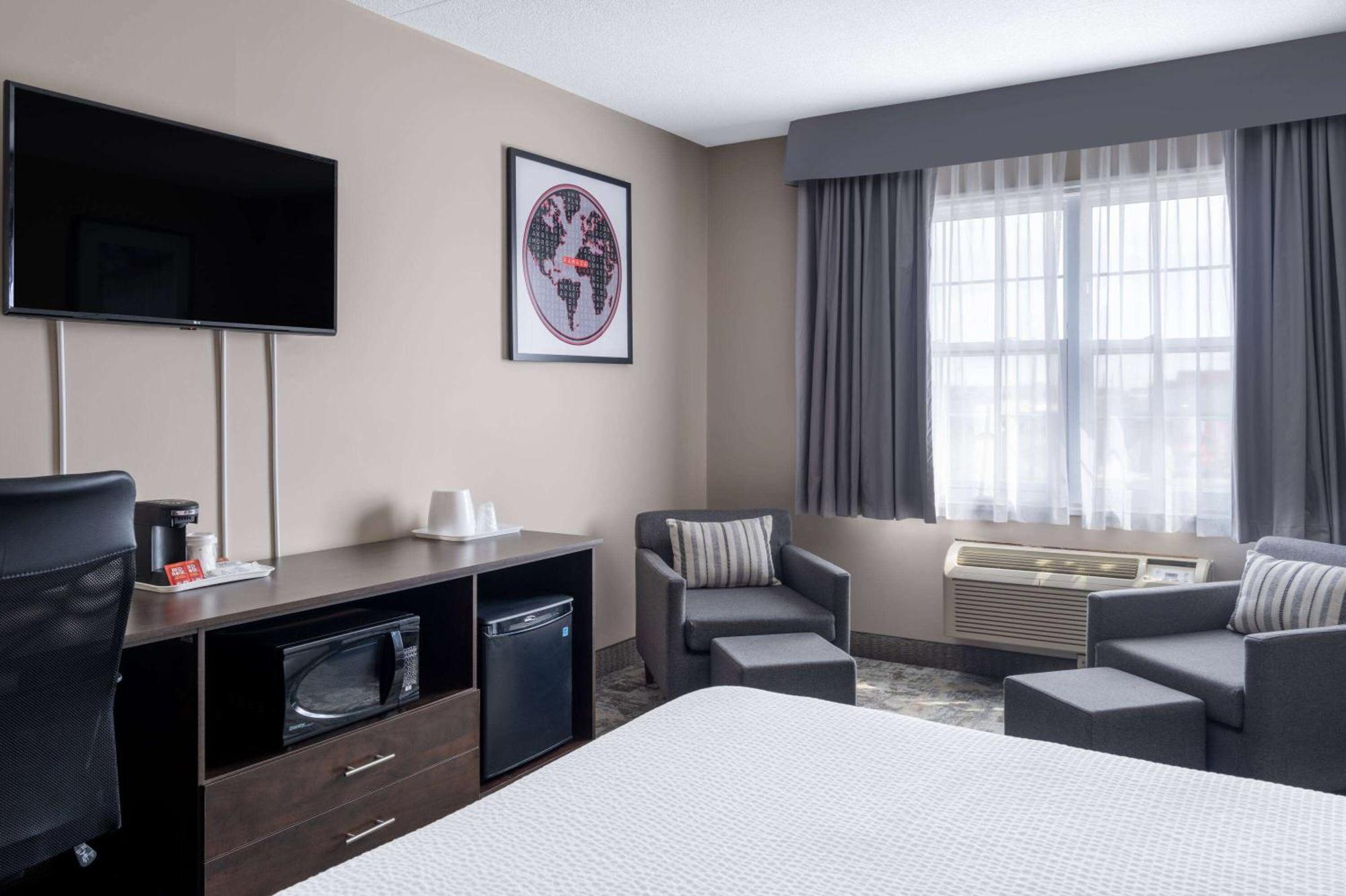 Ramada By Wyndham Thunder Bay Airlane Hotel Exteriér fotografie