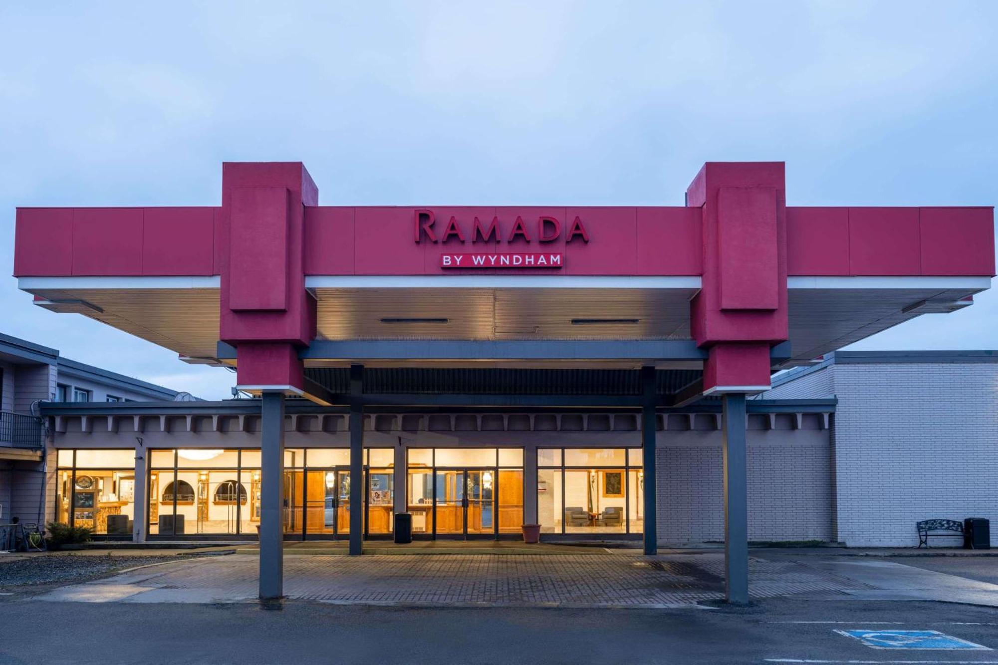 Ramada By Wyndham Thunder Bay Airlane Hotel Exteriér fotografie
