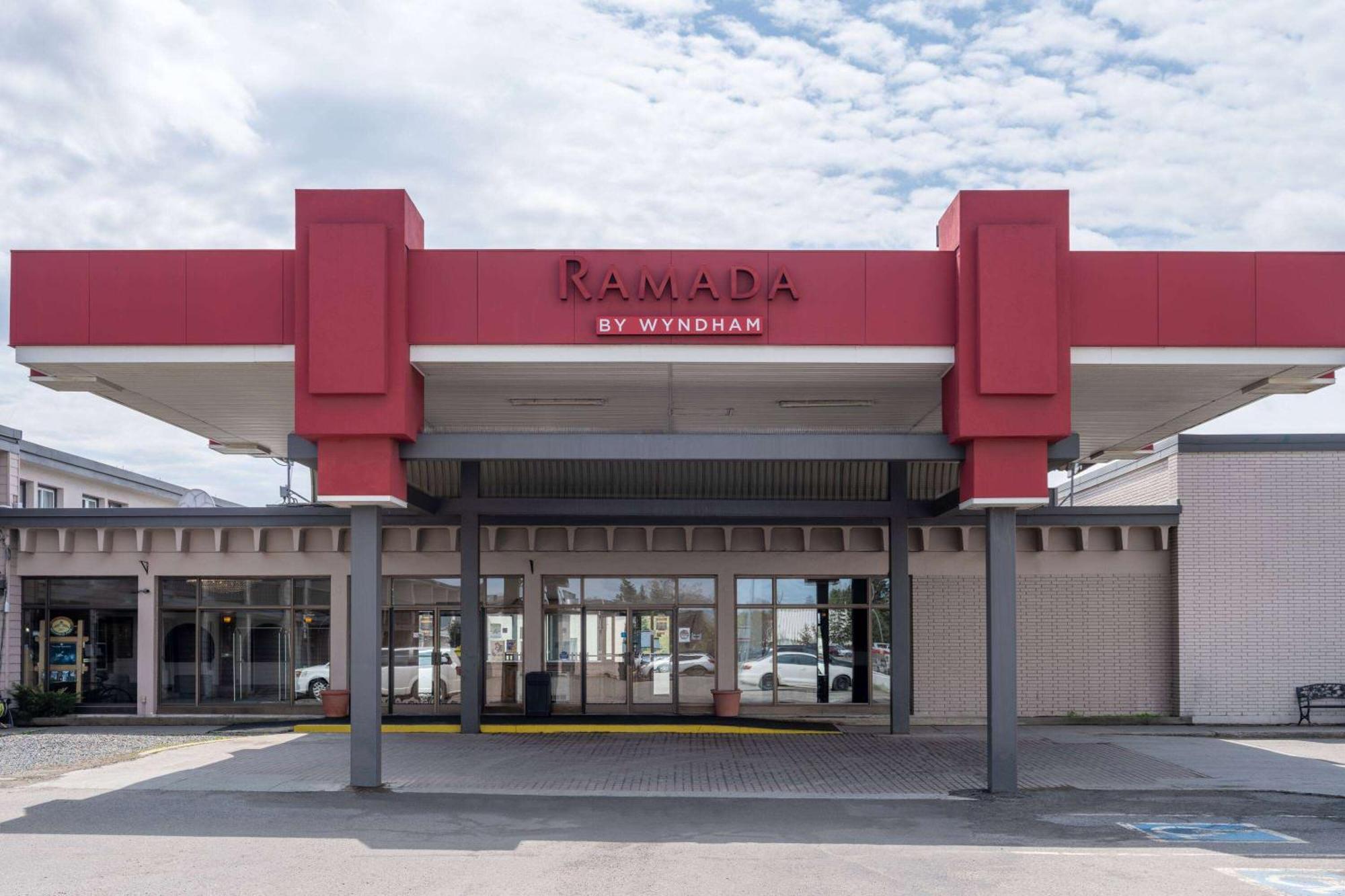 Ramada By Wyndham Thunder Bay Airlane Hotel Exteriér fotografie