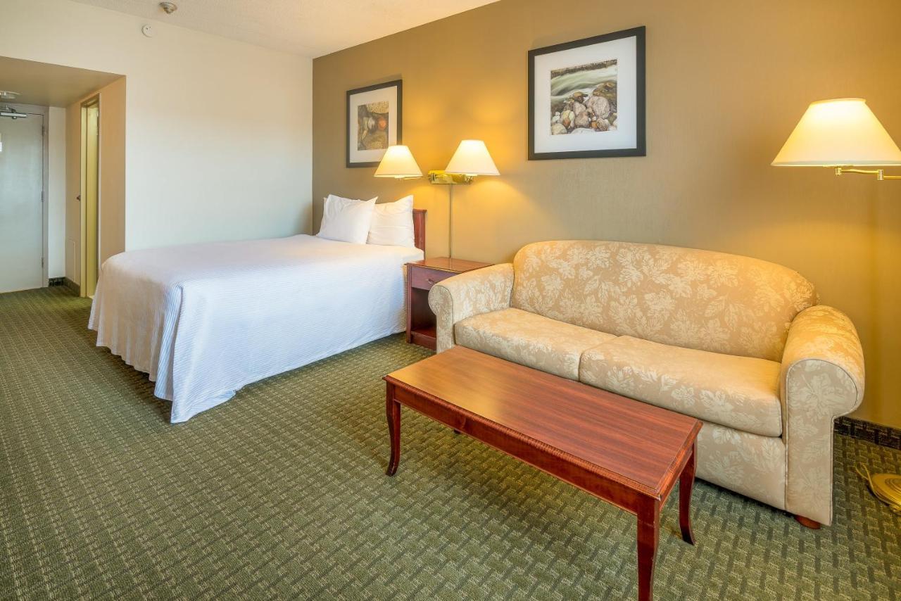 Ramada By Wyndham Thunder Bay Airlane Hotel Exteriér fotografie